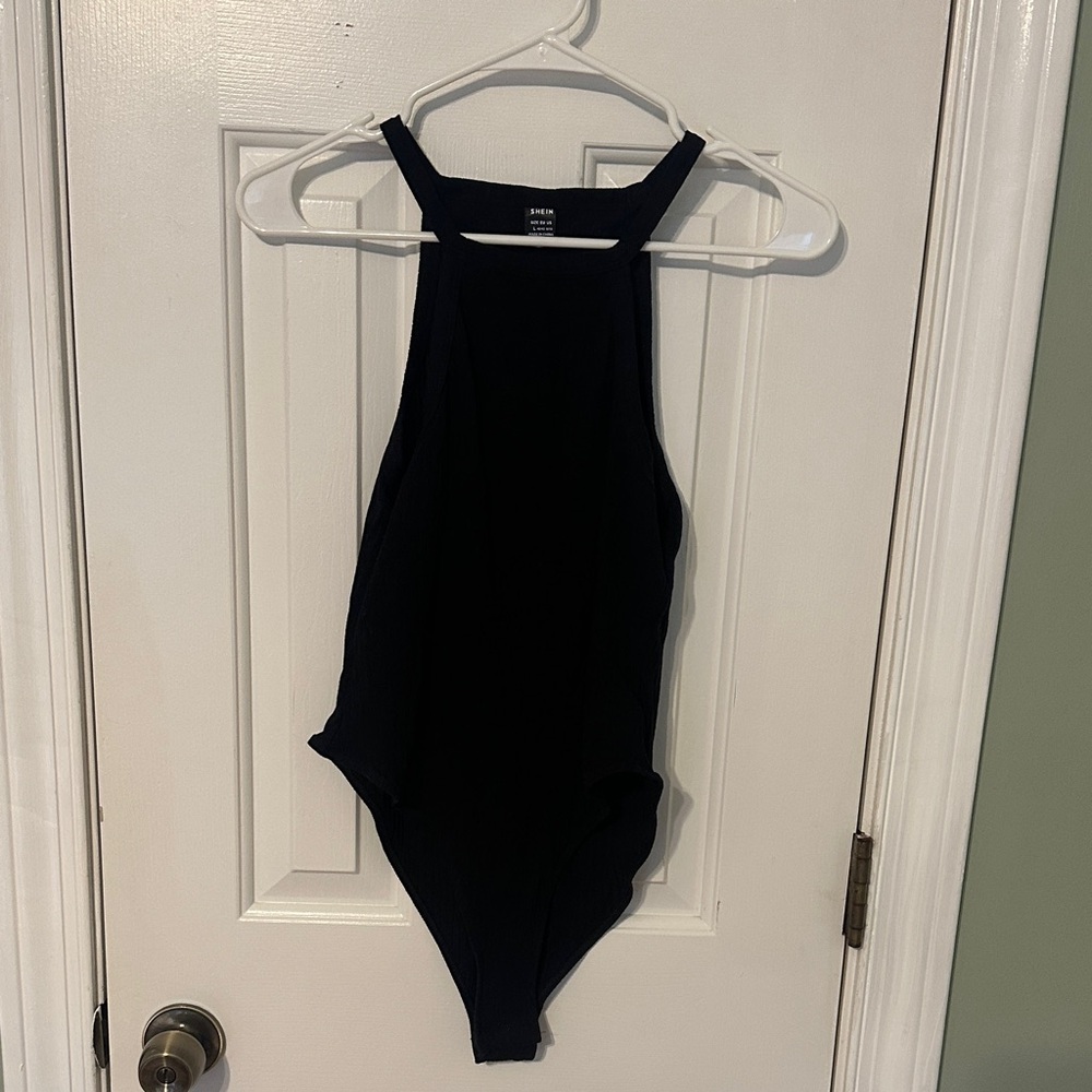 6 Large Women’s Bodysuits. Black, Navy and White - Picture 7 of 12